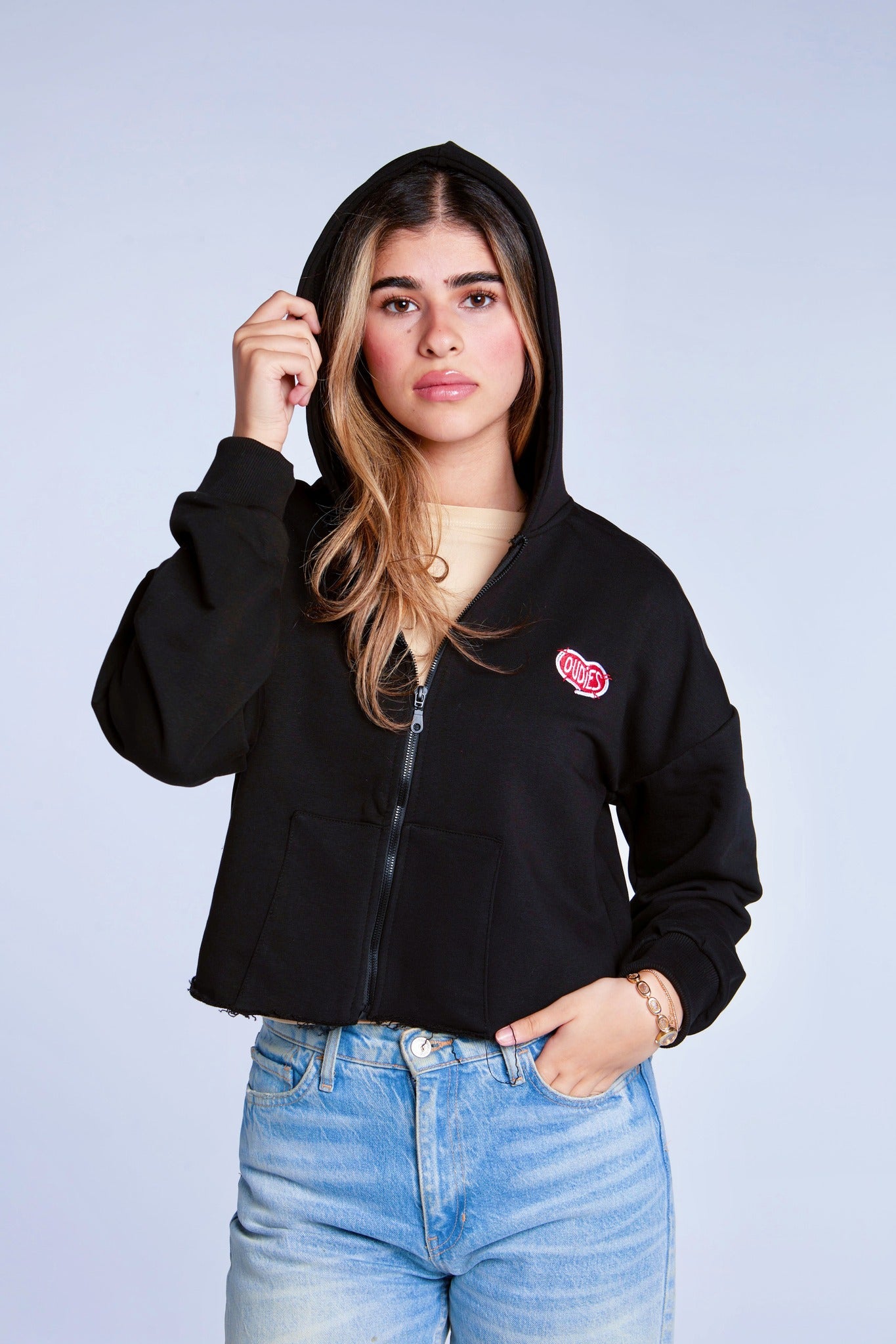 EMBROIDERED CROP HOODIE (BLACK)